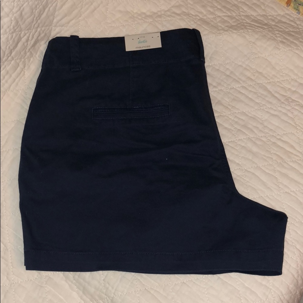 Maurice’s navy blue shorts sz17/18
